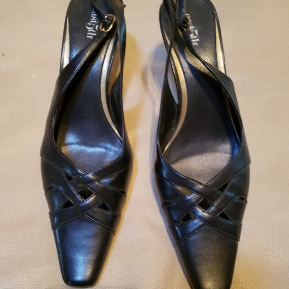 East 5th Shoes - Navy East 5th womens heels